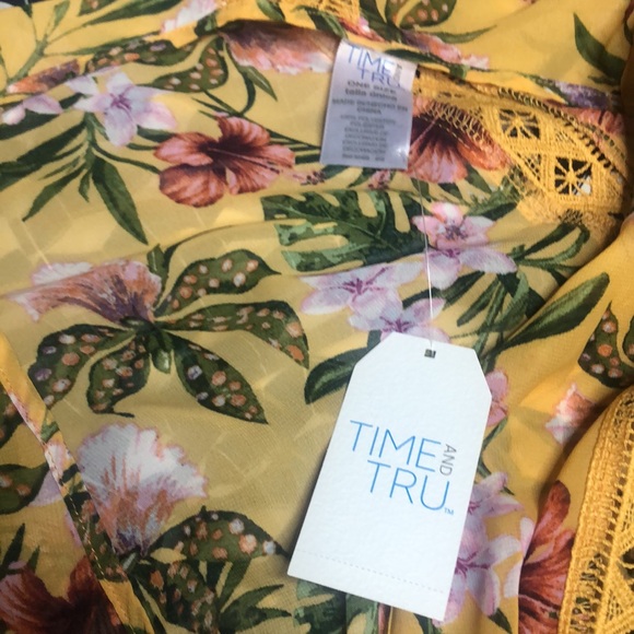 NEW! Time and Tru Pom Pom Kimono Yellow Floral - Picture 4 of 4